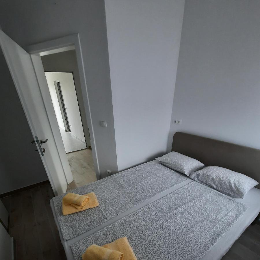 Apartments Matkovic Vir Extérieur photo